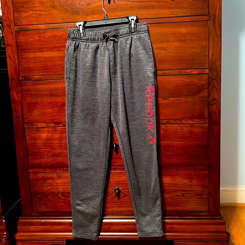 Reebok Athletic Pants, gray and red color, warm for winter. Youth L (14-16)